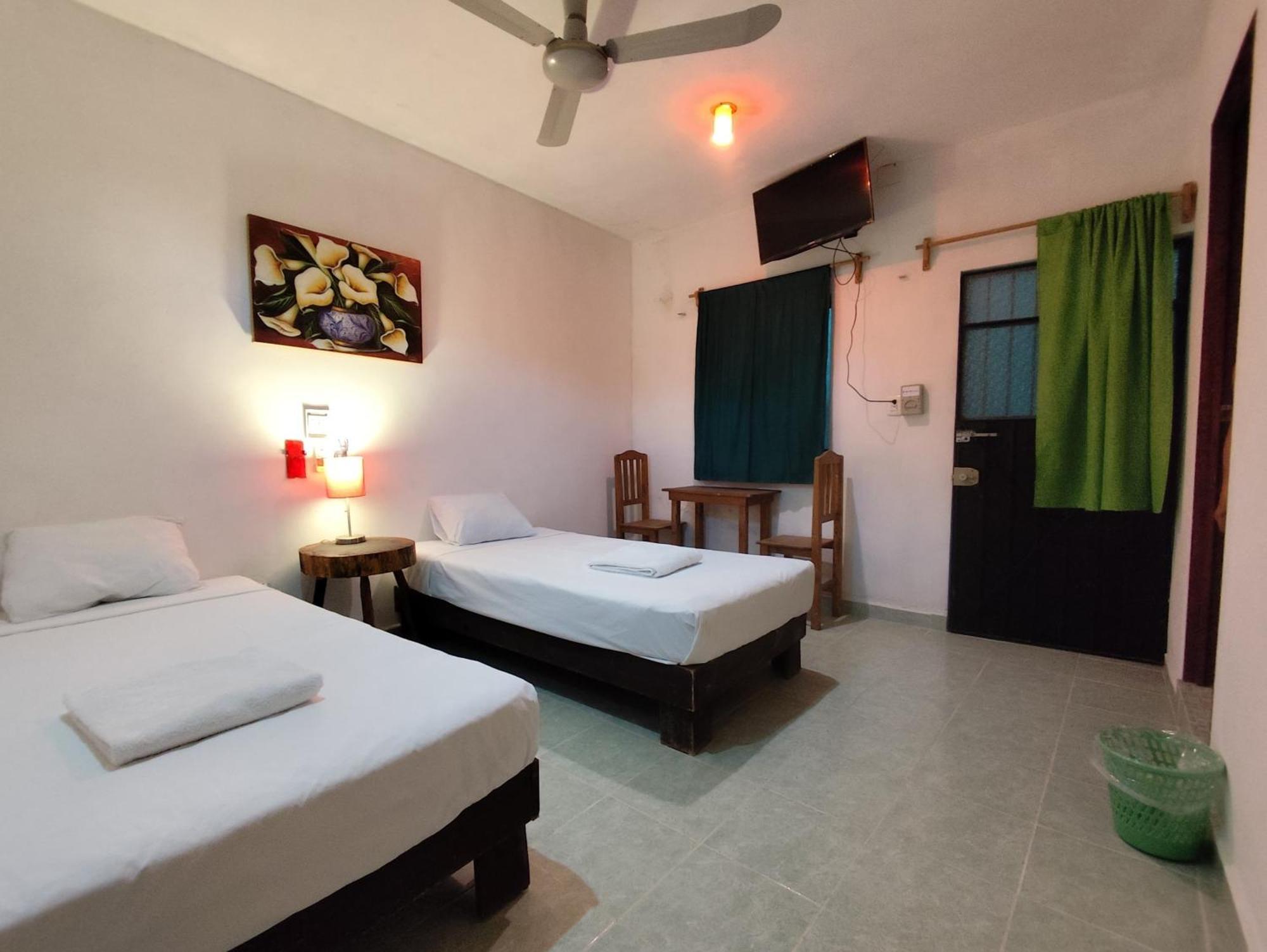 Alojamiento Ya'Ax Nah Playa del Carmen Kültér fotó